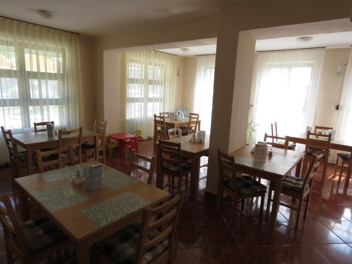 Komárom Thermal Apartmanhaz מראה חיצוני תמונה